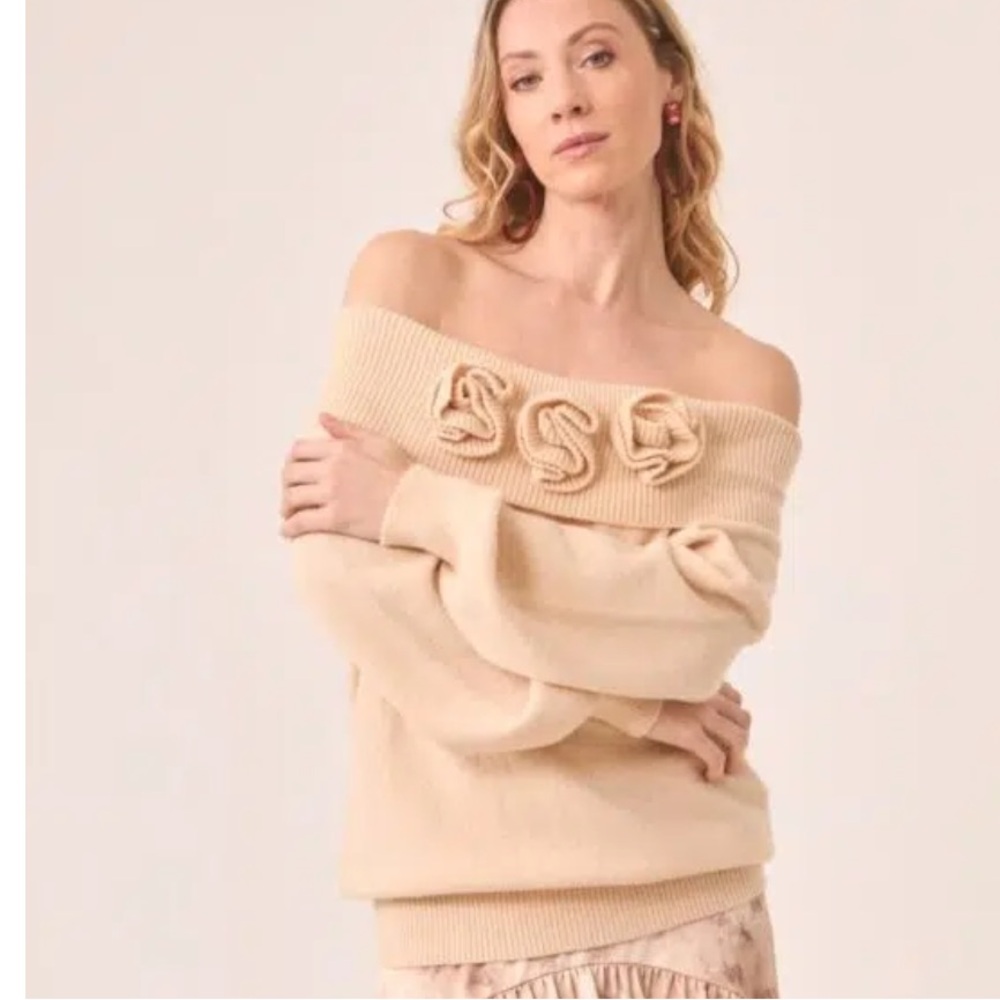 NKN Nekane Loto Flower Appliqué Off or On Shoulder Long Sleeve Sweater Small/Med